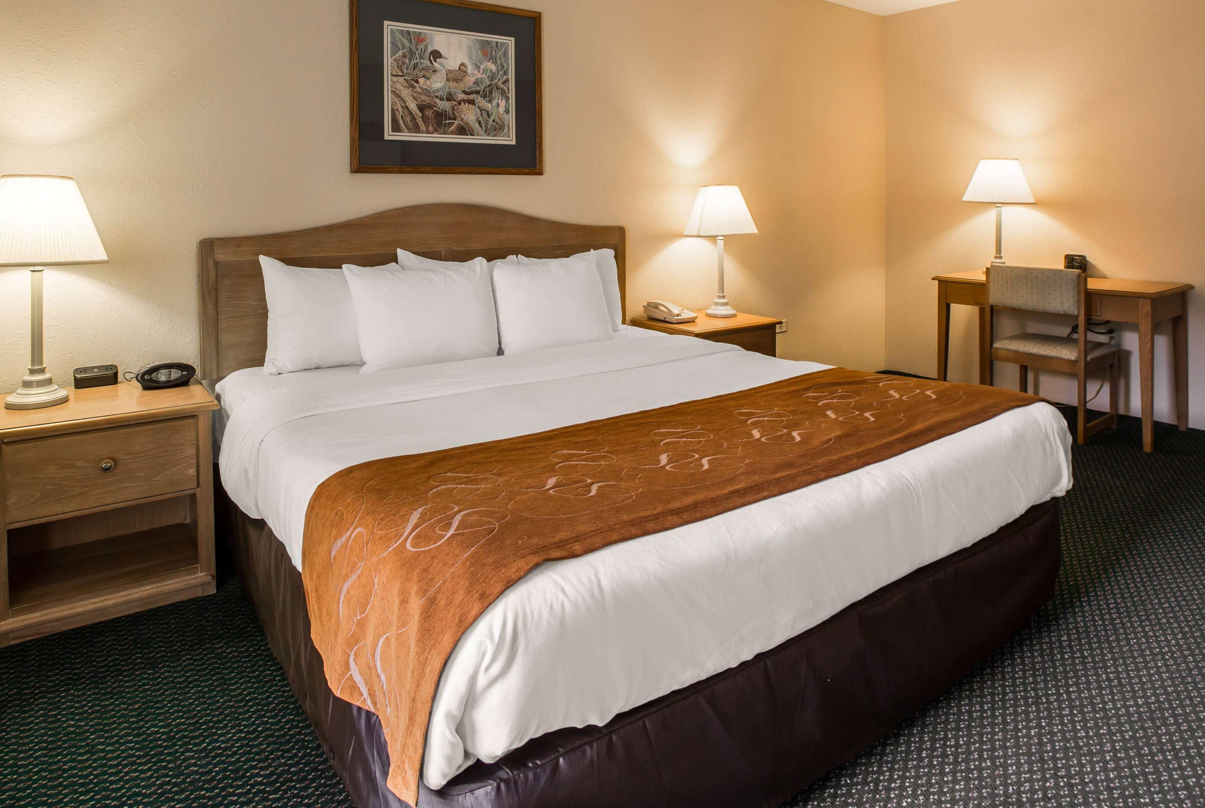 Super 8 By Wyndham Cherokee Exterior photo